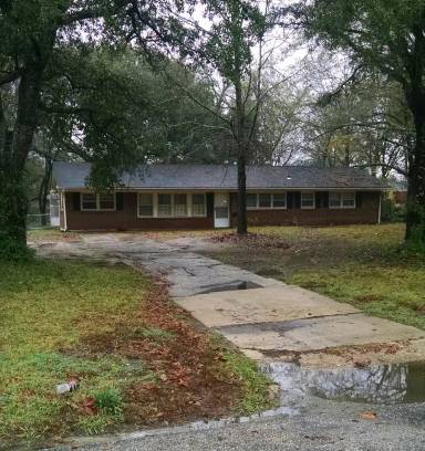 Main picture of 2845 N Colonial Dr