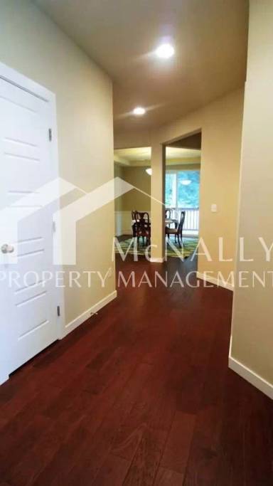 Main picture of 6024 77th Ave W