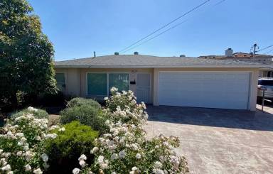 Main picture of 15707 Larch Ave