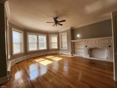 Main picture of 7951 S Prairie Ave