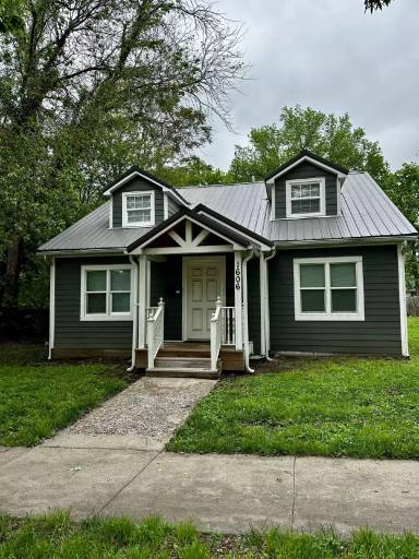 Main picture of 1606 W Broadway Blvd