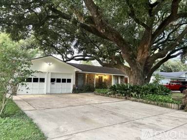 Main picture of 7214 Sharpview Dr