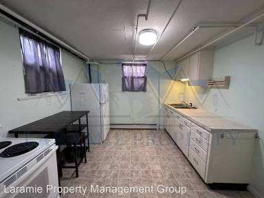Main picture of 551 N 8th St