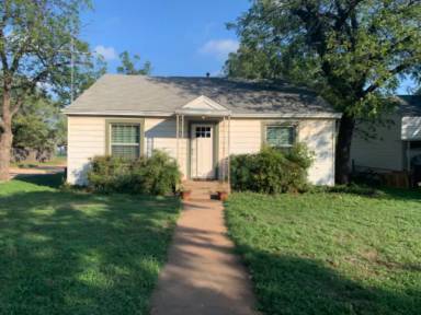 Main picture of 342 College Dr