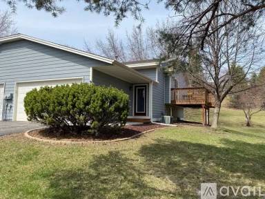 Main picture of 980 Pontiac Ln