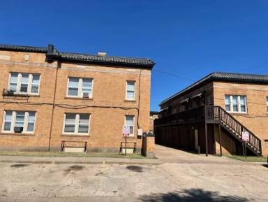 Main picture of 1619 S Van Buren St
