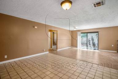 Main picture of 52585 Avenida Velasco