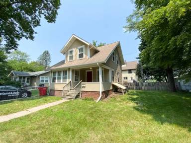 Main picture of 2903 Wood St