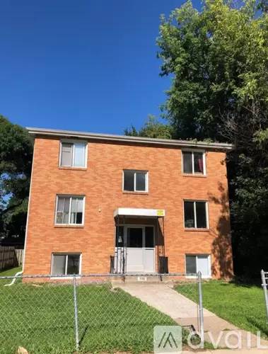 Main picture of 3311 Fremont Ave N