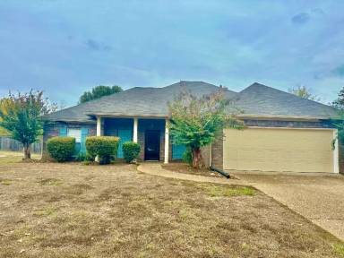 Main picture of 131 Kenzie Dr