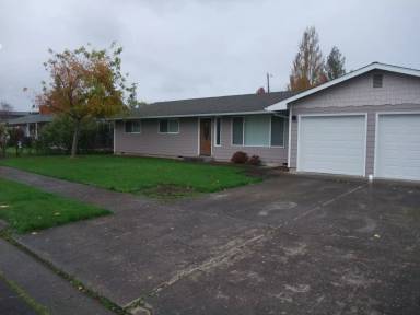 Main picture of 830 W Isabella St