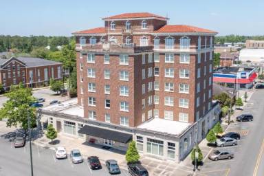 Main picture of 604 Elizabeth St