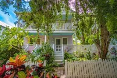 Main picture of 30 Kingfisher Ln