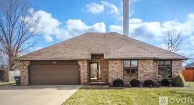 Main picture of 308 W Aven Ave