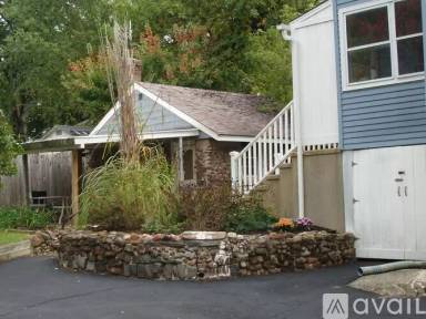 Main picture of 48 Allen Ave