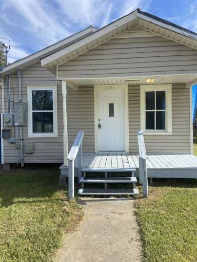 Main picture of 1201 S Sterling St