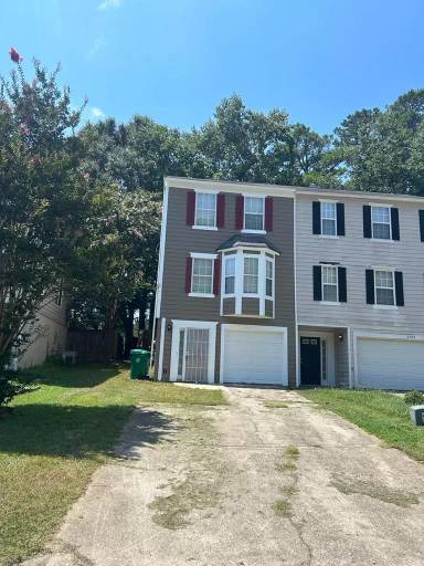 Main picture of 6527 Charter Way