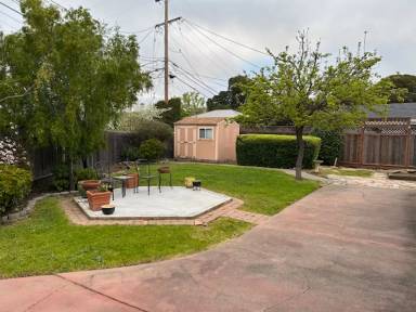 Main picture of 1735 Cottage Grove Ave