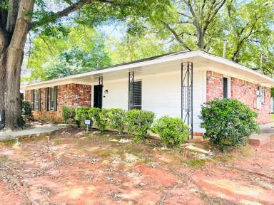 Main picture of 6227 Gladstone Dr