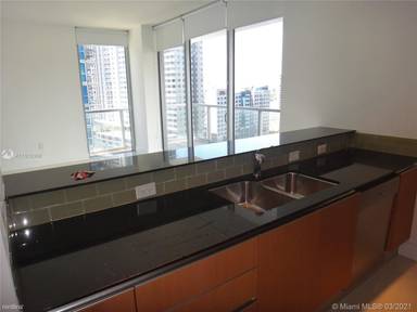 Main picture of 1050 Tower