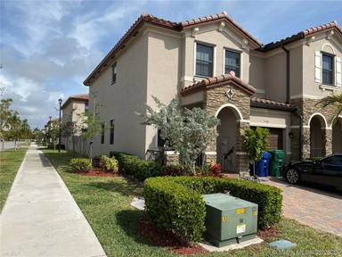 Main picture of 11457 SW 253rd St