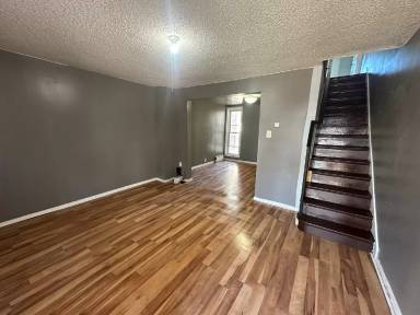 Main picture of 5815 N Woodstock St
