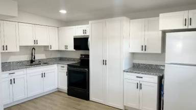 Main picture of 2922 W 8th St
