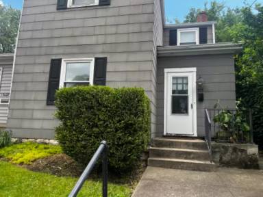 Main picture of 928 S Front St