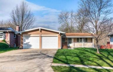 Main picture of 1804 S 133rd St