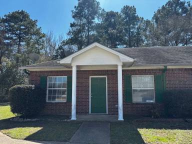 Main picture of 104 Elkwood Cir