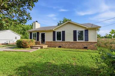 Main picture of 688 Debbie Dr