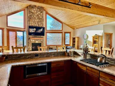 Main picture of 33 Timberline Dr