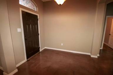 Main picture of 3016 Stallion Dr