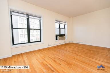 Main picture of 1170 N Milwaukee Ave