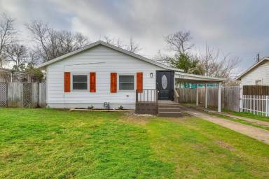 Main picture of 330 W Vinyard Rd