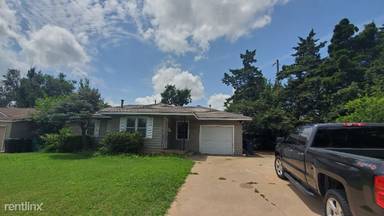 Main picture of 2476 NW 42nd St