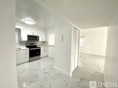 Main picture of 1635 W 44th Pl