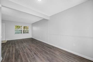 Main picture of 6501 N Himes Ave