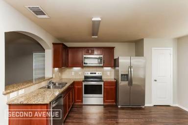 Main picture of 212 Cyrus St