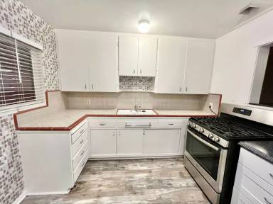 Main picture of 2952 Ivy St