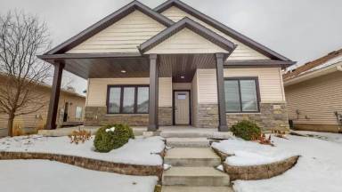 Main picture of 1932 Hadley Creek Dr NE