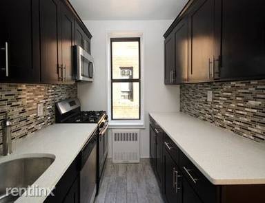 Main picture of 8525 Whitney Ave