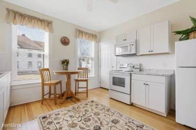 Main picture of 300 1/2 S William St
