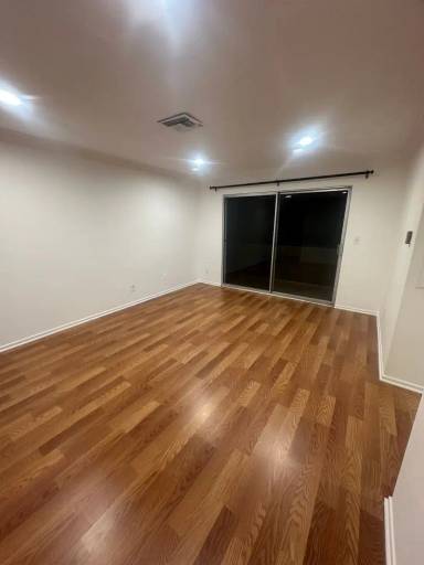 Main picture of 1224 S Barrington Ave