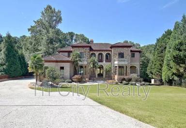 Main picture of 250 Moss Creek Walk