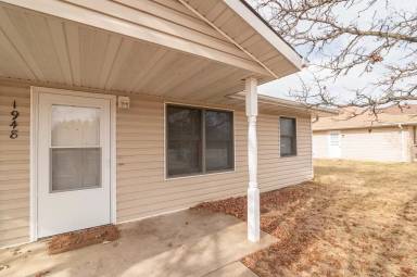 Main picture of 1944 Rolling Hills Dr