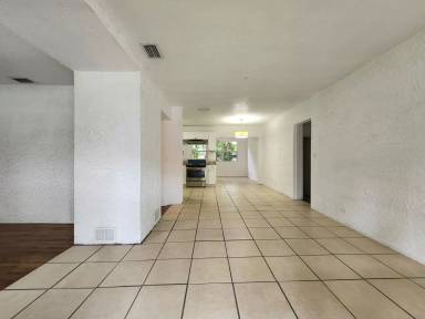 Main picture of 636 Ranney Ave