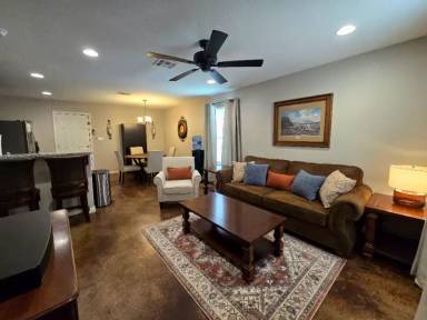 Main picture of 1621 Alexander Ave