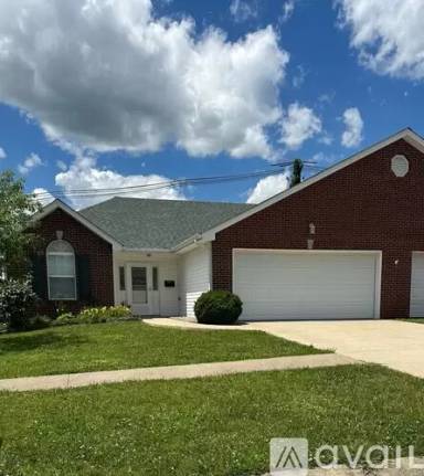 Main picture of 105 Cortland Ct