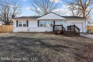 Main picture of 10400 Oakland Ave